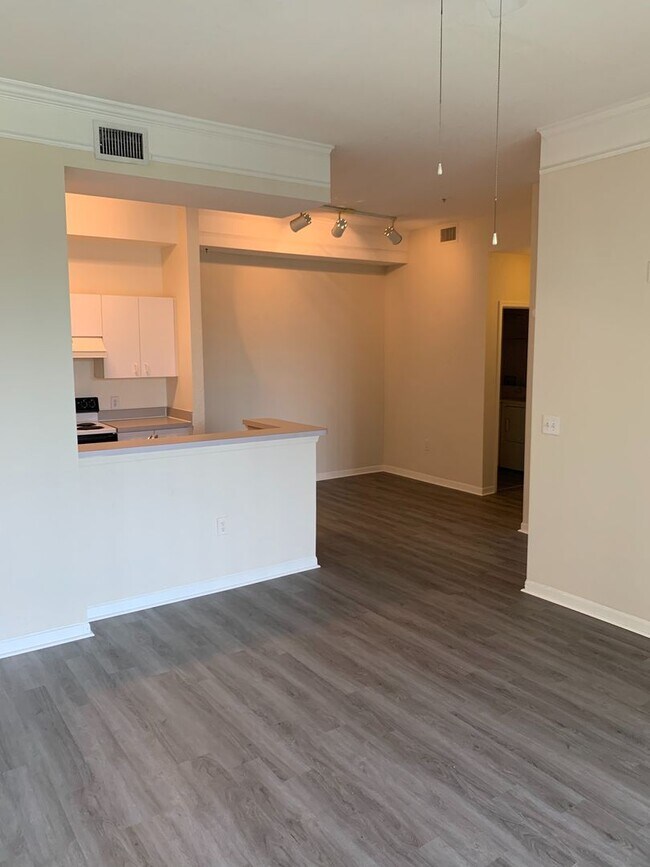 Building Photo - One Bedroom For Rent in New Tampa!