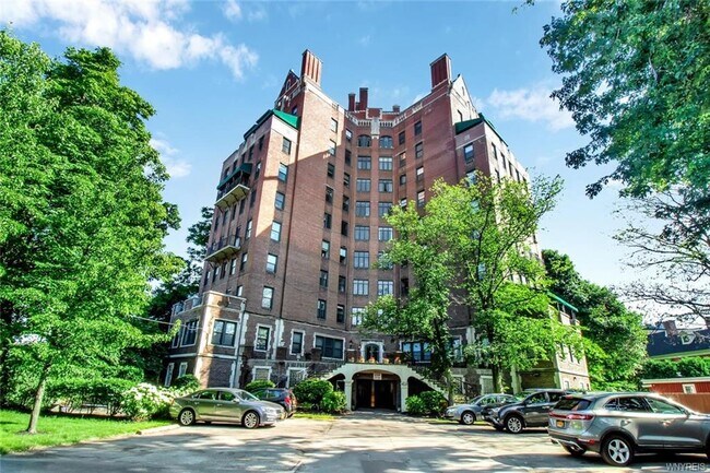 Building Photo - 800 W Ferry St