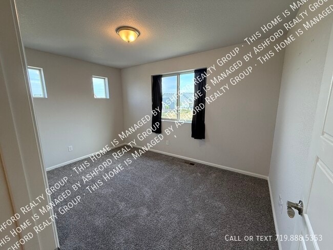 Building Photo - 6044 Callan Dr