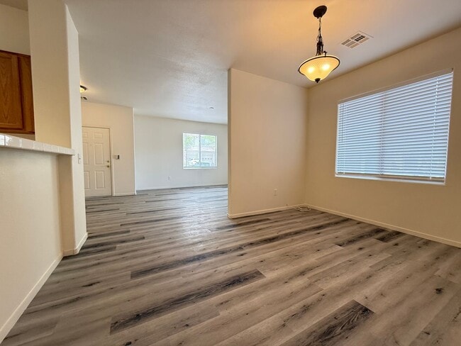 Building Photo - 813 Peachy Canyon Cir