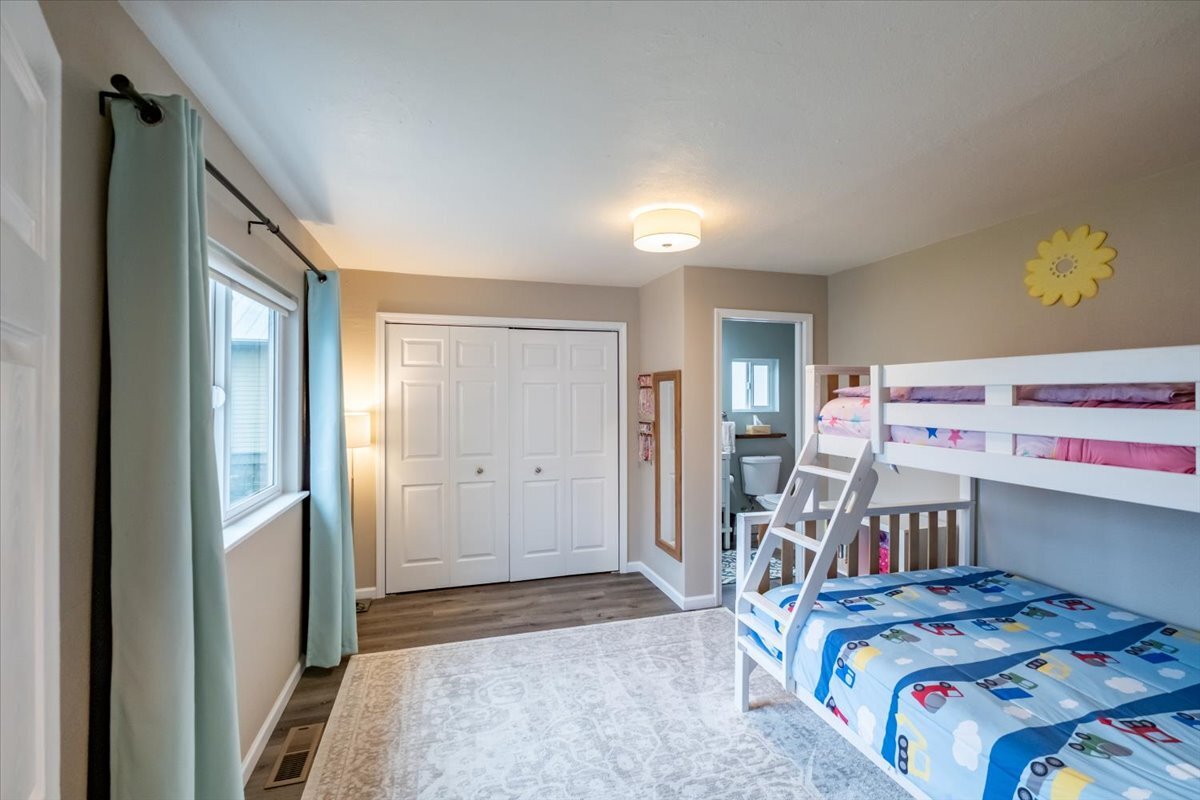 Building Photo - 365 S 15th St