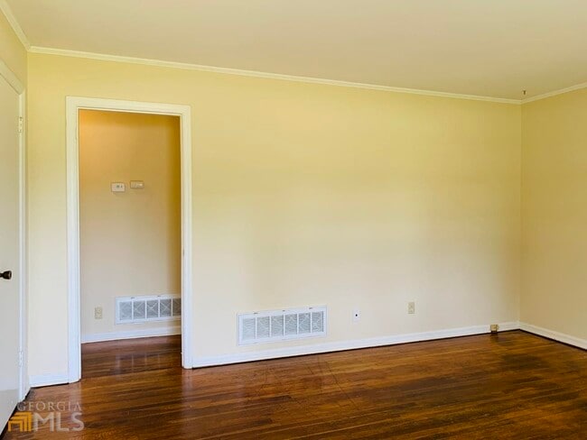 Building Photo - 6 Ozmore St