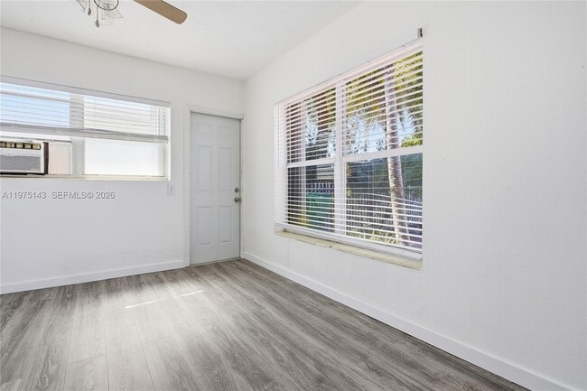 Building Photo - 2761 SW 33rd Ct