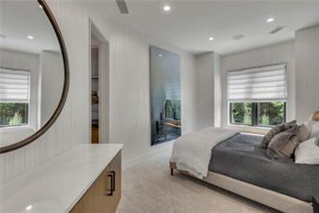 Building Photo - {5842} Luxury Rental in Forrest Ridge Esta...