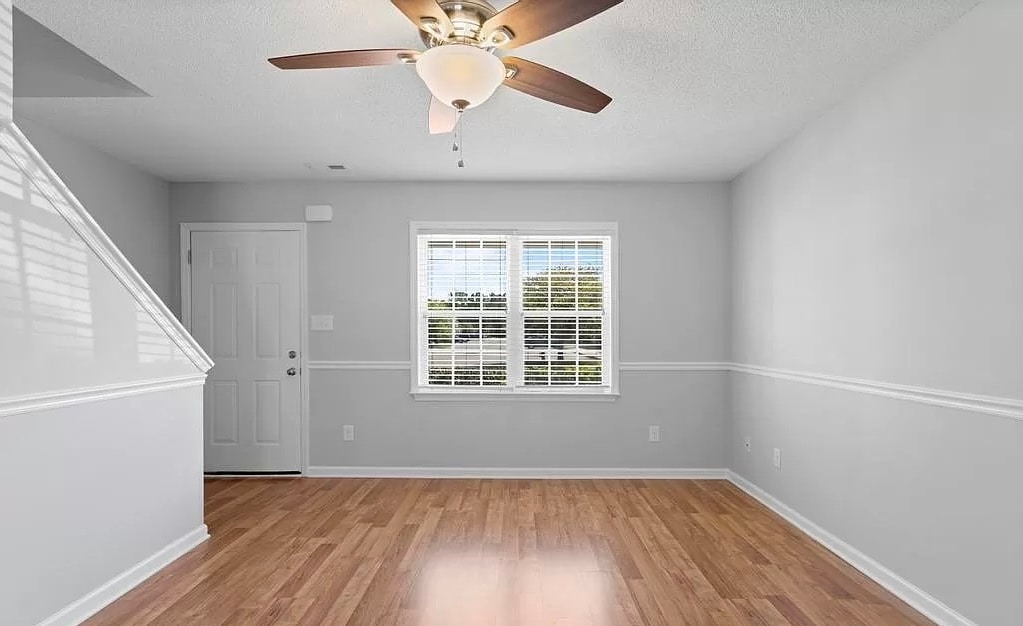 Living Room - 4011 Grandeur Ave