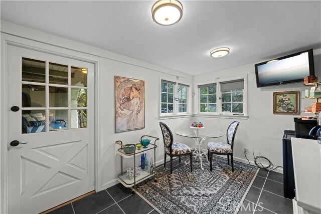 Building Photo - 1630 Warnall Ave