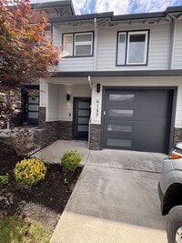 Building Photo - 6157 Blue River Dr SE