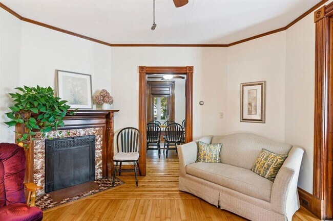 Building Photo - North Main Street