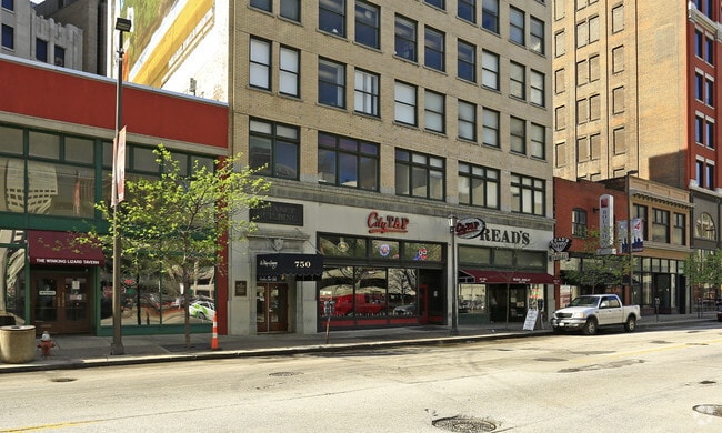 Building Photo - Pointe at Gateway