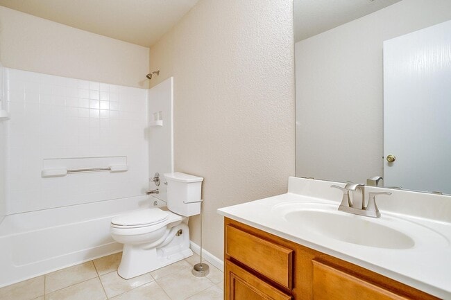 Building Photo - 7940 Meadow View Tr