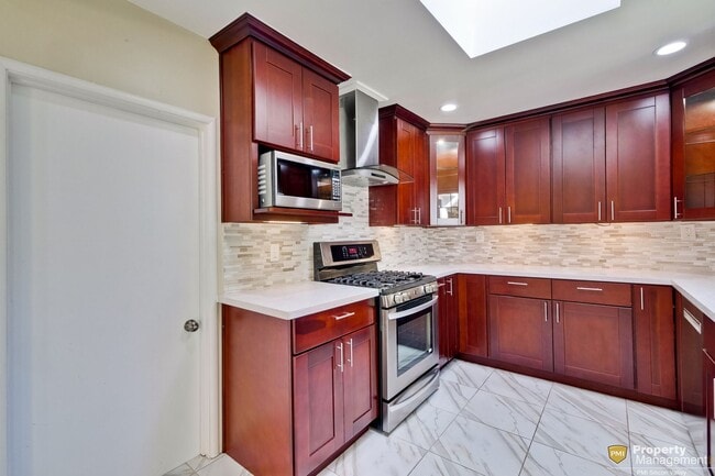 Building Photo - Turnkey Home with Natural Light & Upgrades...