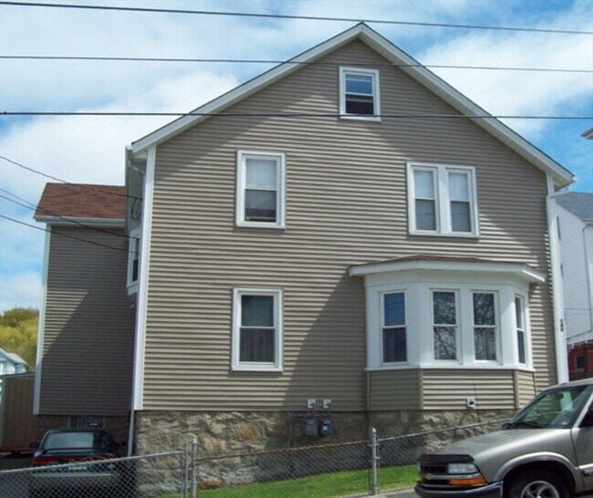 Building Photo - 346 Fountain St