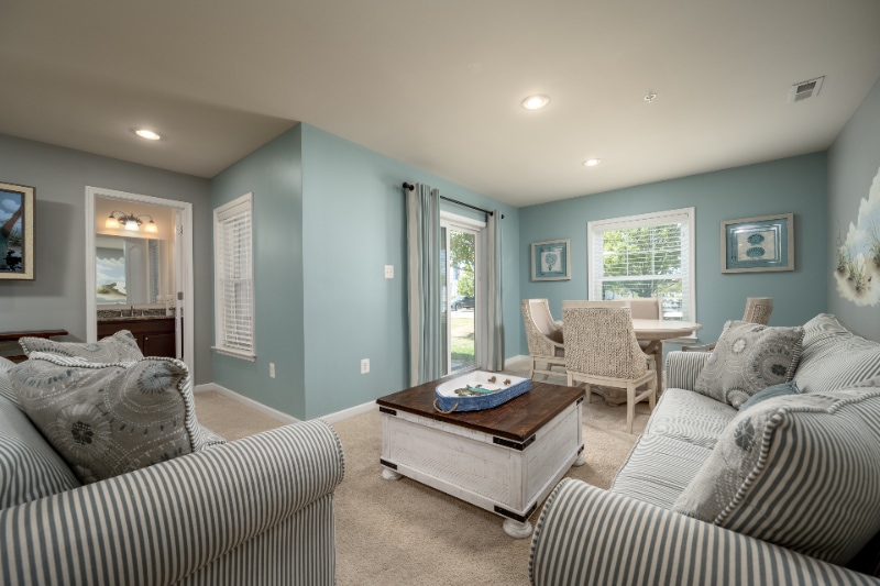 Building Photo - 9905 Seaside Ln