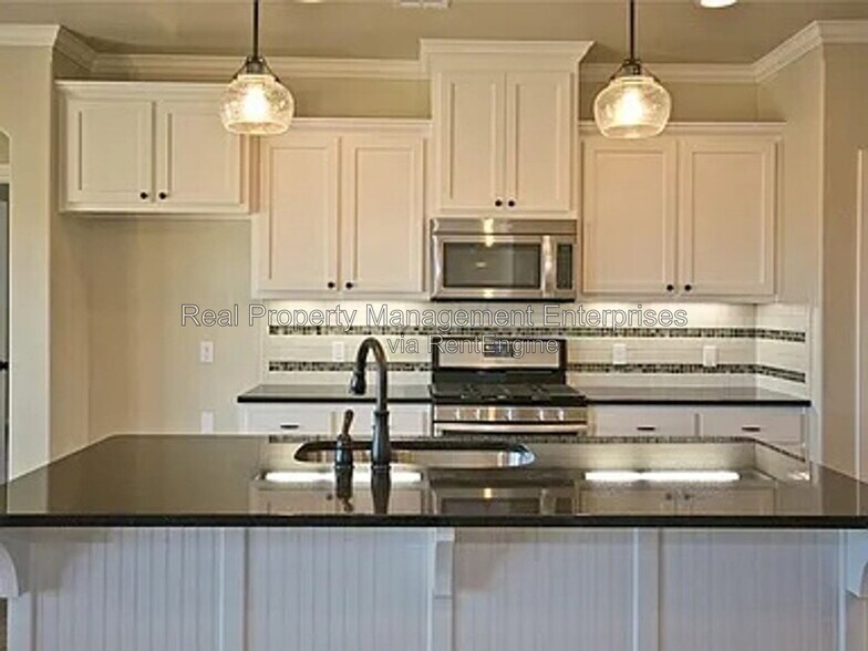 Building Photo - 18508 Maidstone Ln