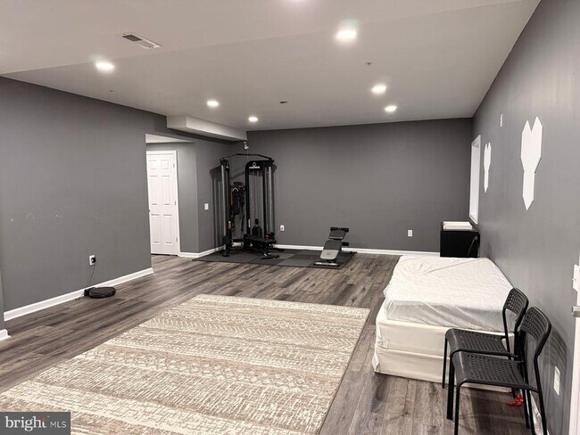 Building Photo - 728 Sun Valley Ct