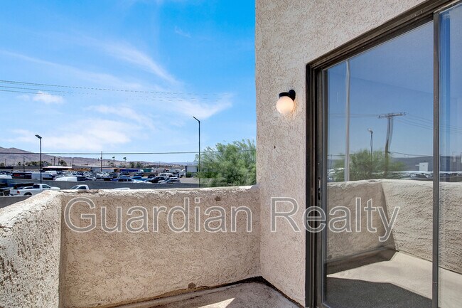 Building Photo - 2639 Jacyra Ave