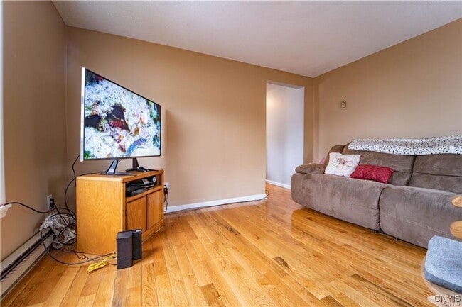 Building Photo - 102-104-104 N Helmer Ave