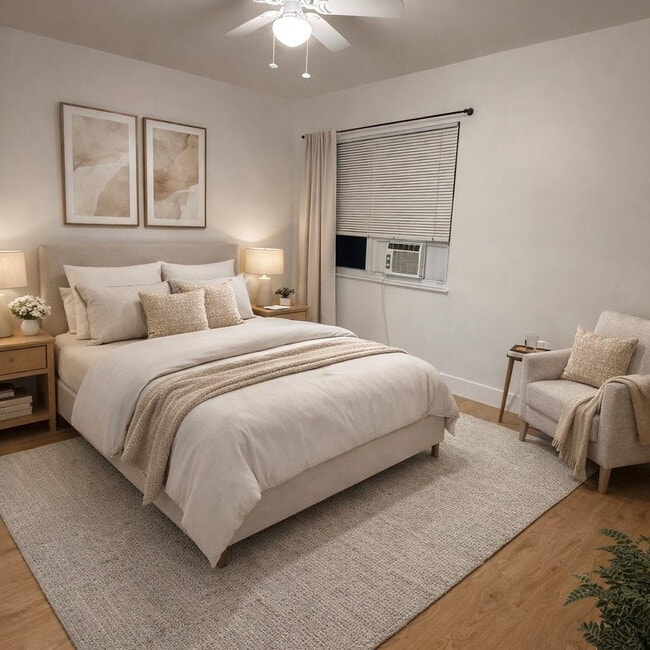 Building Photo - 1142 NE 4th Ave