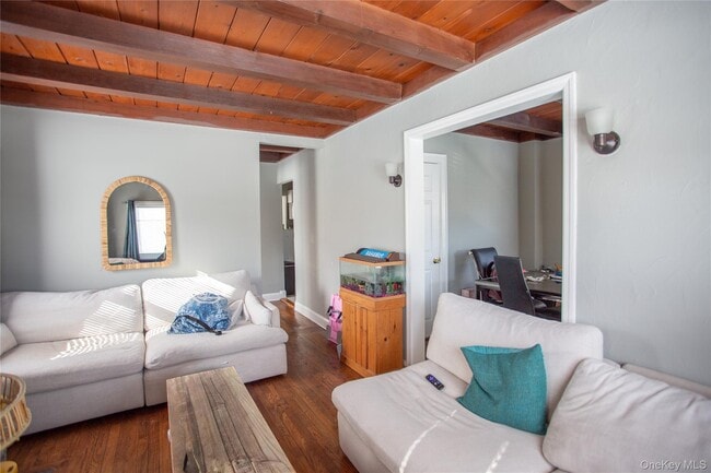 Building Photo - 261 Rutland Rd