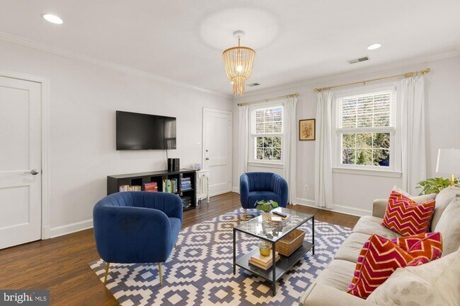 Building Photo - 2650 39th St NW