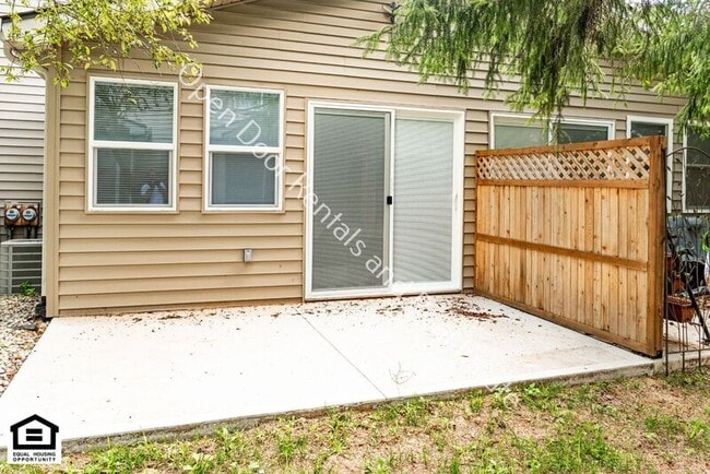 Building Photo - 15018 Tally Ho Dr