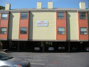 Building Photo - WONDERFUL WEST CAMPUS 1 BEDROOM - AVAILABLE AUGUST 2026 - OVERLOOK CONDOS - $1600