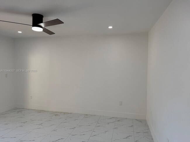 Building Photo - 1280 W 38th St