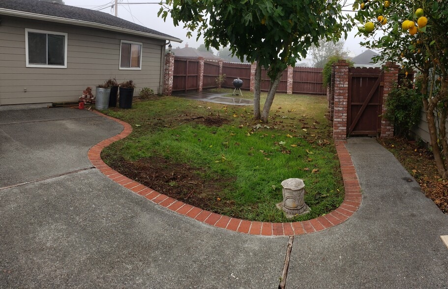 Building Photo - 2407 Ohio St