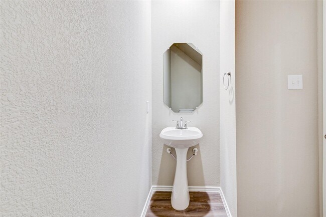 Building Photo - 11938 Amber Oak Wy