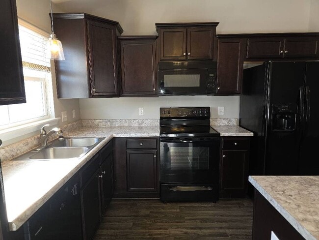 Building Photo - 3 bedroom, 2 bath in Rockford Forest