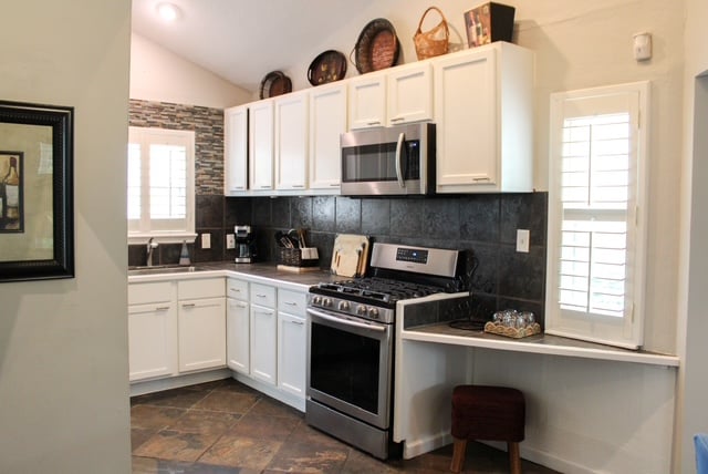 Building Photo - 2512 Riverfront Dr