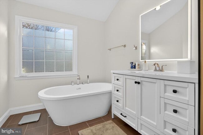 Building Photo - 11433 Heritage Oak Ct