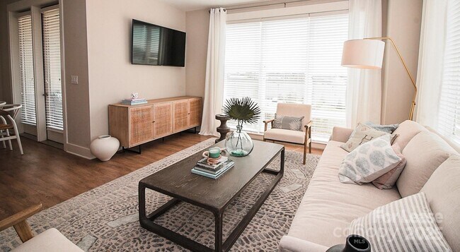 Building Photo - 6408 Providence Farm Ln