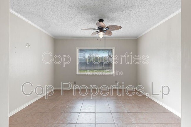 Building Photo - 6414 Maverick Oak Dr