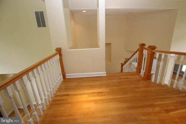 Building Photo - 3 Good Hope Ct