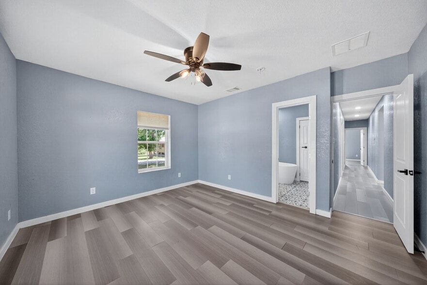 Building Photo - 1203 Ave J