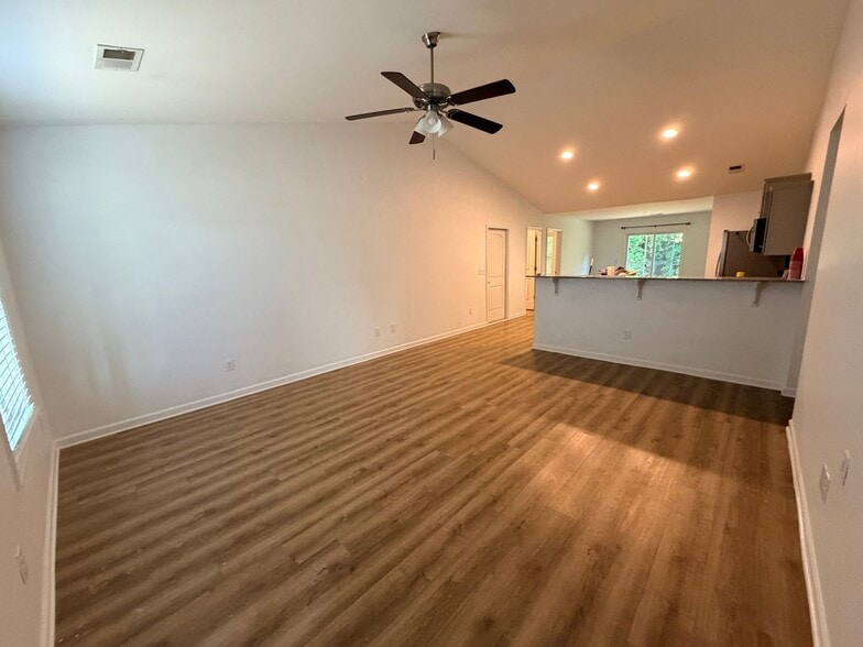 Building Photo - 2177 Stillpointe Dr