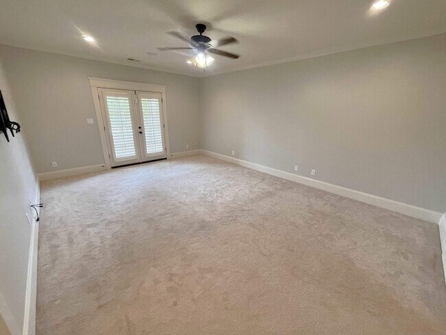 Building Photo - 1820 Enclave Hollow Ln E