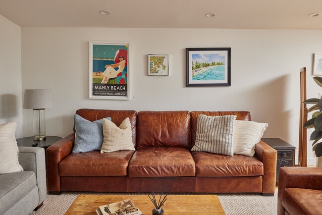 Building Photo - 14 Westwind St