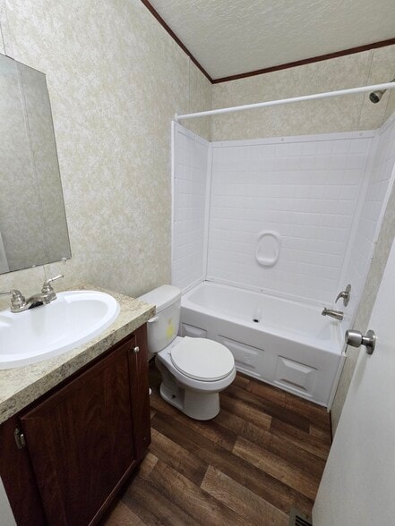 Building Photo - 1431 W 22nd St