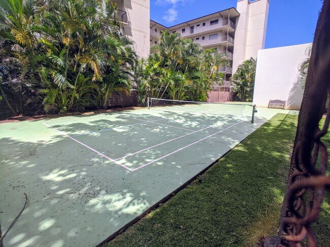 Building Photo - Golf Course, DH View 2 BR / 2 Bath w/2 Assigned Parking @ Fairway House