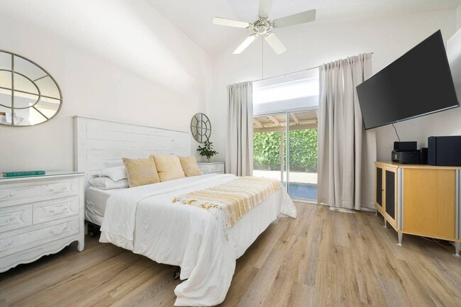 Building Photo - 46253 Mesa Verde Trail