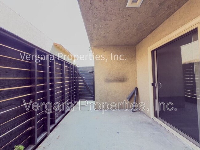 Building Photo - 2513 Ruhland Ave