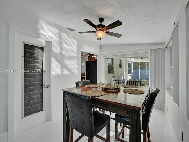 Building Photo - 1216 Guava Isle