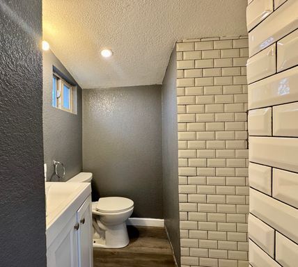 Building Photo - Newly Renovated 3 Separate Dwelling property in Denver! Available NOW