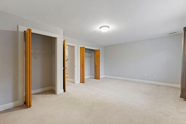 Building Photo - 873 Harrison Ave