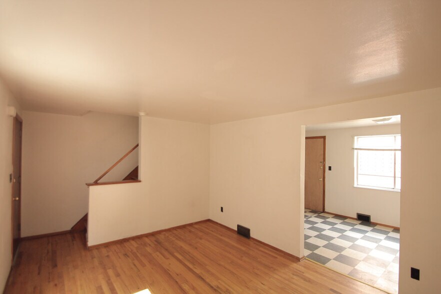 Building Photo - 421 Franklin Ave