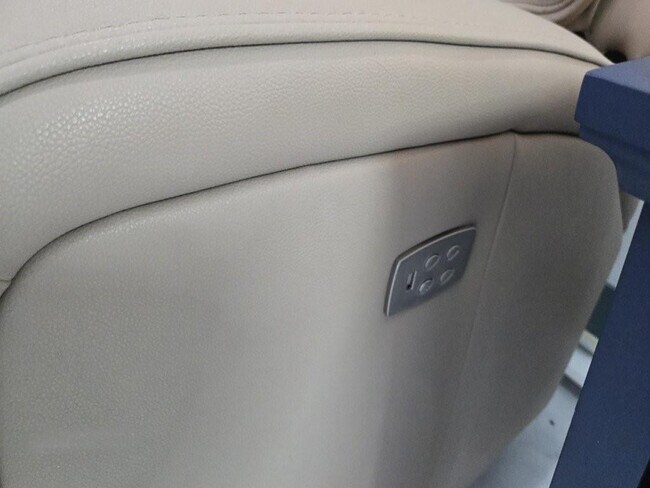 Building Photo - 2909 Middle River Dr