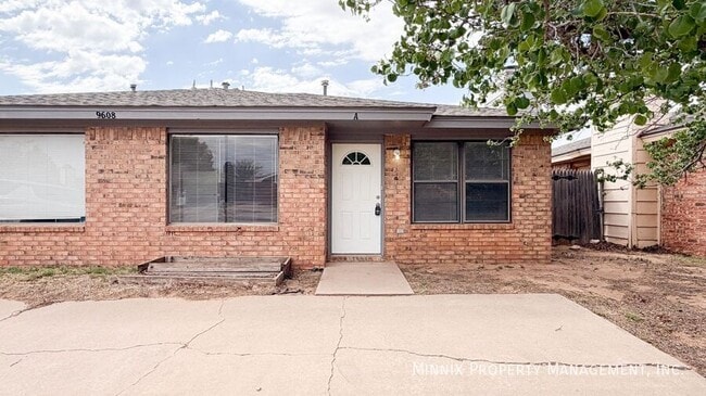 Building Photo - 9608 Elmwood Ave