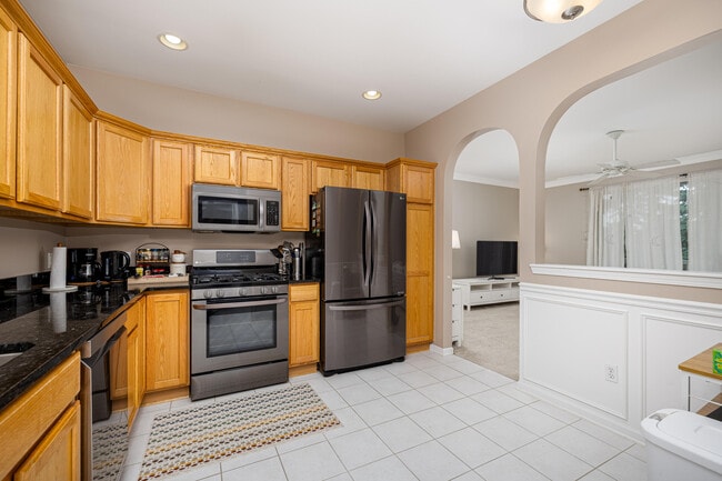 Building Photo - 2906 N Knightsbridge Cir
